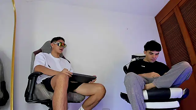 sotooliver3 online show from 03-03-26, 08:59