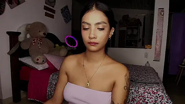 mia yireth online show from 09-19-25, 01:07