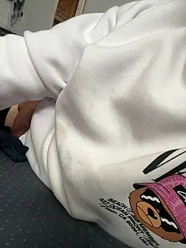 Snapshot of Snakes131 chatting on 10-06-25, 10:12 Snakes131 online show from 10-06-25, 10:12