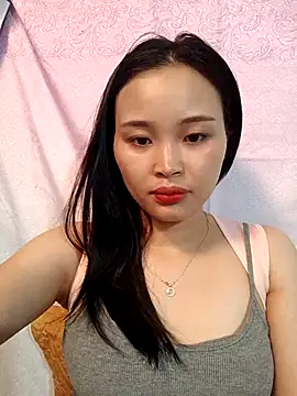 Snapshot of Lili_lovely chatting on 10-12-25, 01:37 Lili lovely online show from 10-12-25, 01:37