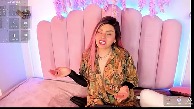 Snapshot of MissCandyliciouss chatting on 09-16-25, 12:39 MissCandyliciouss online show from 09-16-25, 12:39