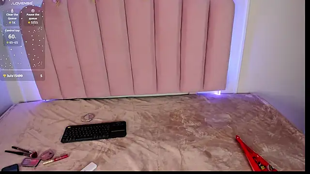 Snapshot of MissCandyliciouss chatting on 09-23-25, 01:25 MissCandyliciouss online show from 09-23-25, 01:25