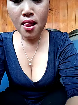 maycuc123 online show from 09-17-25, 04:36