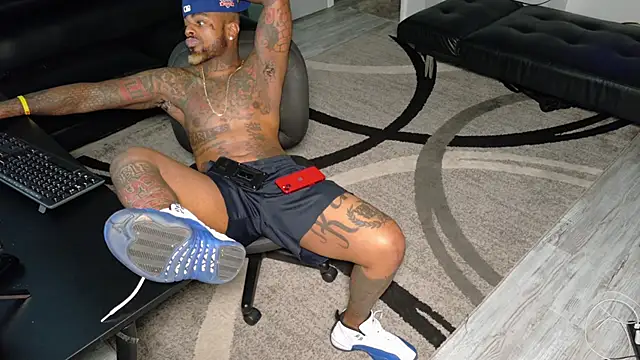 SLANGONDEMHOES online show from 09-17-25, 02:46