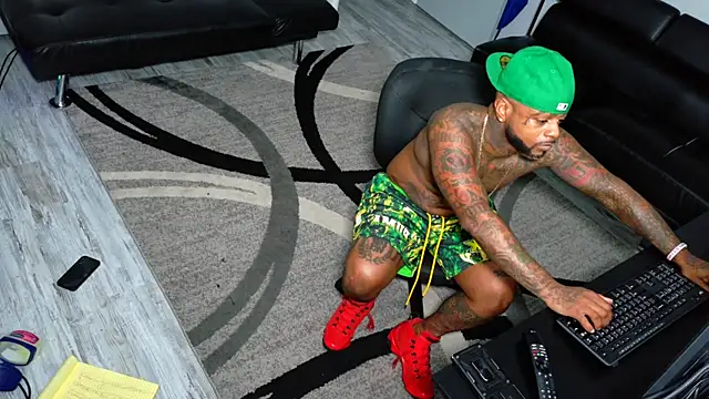 SLANGONDEMHOES online show from 12-18-25, 09:21