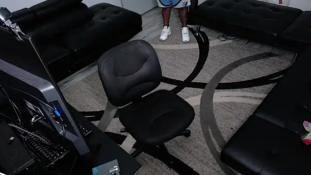 SLANGONDEMHOES online show from 04-13-26, 05:29