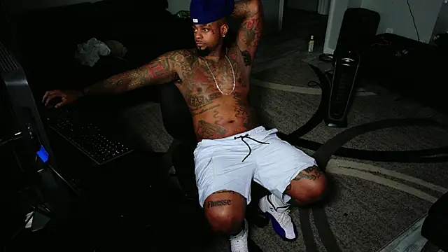SLANGONDEMHOES online show from 06-12-26, 04:44
