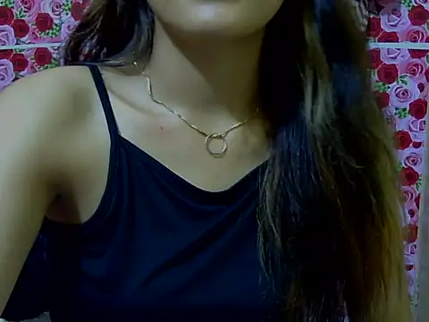 Snapshot of Amira90 chatting on 09-12-25, 09:48 Amira90 online show from 09-12-25, 09:48