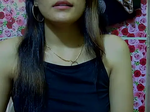 Snapshot of Amira90 chatting on 09-17-25, 02:08 Amira90 online show from 09-17-25, 02:08