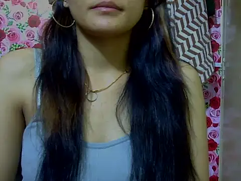 Snapshot of Amira90 chatting on 09-18-25, 05:42 Amira90 online show from 09-18-25, 05:42