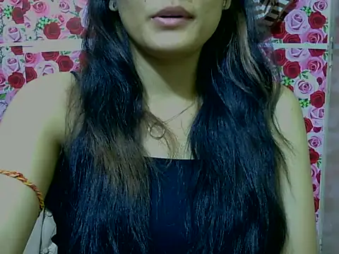 Snapshot of Amira90 chatting on 09-24-25, 03:26 Amira90 online show from 09-24-25, 03:26