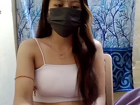 Snapshot of Amira90 chatting on 09-29-25, 04:23 Amira90 online show from 09-29-25, 04:23