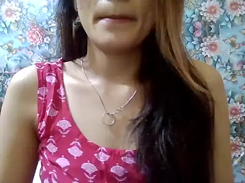 Snapshot of Amira90 chatting on 10-01-25, 12:00 Amira90 online show from 10-01-25, 12:00