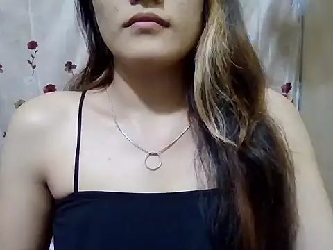 Snapshot of Amira90 chatting on 10-16-25, 04:41 Amira90 online show from 10-16-25, 04:41