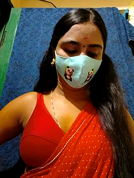 Snapshot of mini-queen chatting on 10-30-25, 06:08 mini-queen online show from 10-30-25, 06:08