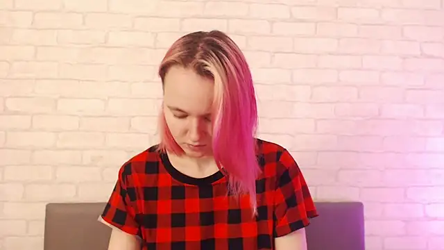 Ericha Stone online show from 11-18-25, 08:08