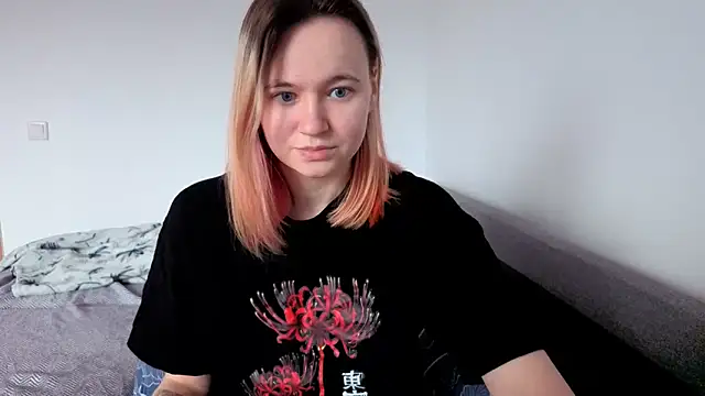 Snapshot of Ericha_Stone chatting on 05-10-26, 02:06 Ericha Stone online show from 05-10-26, 02:06