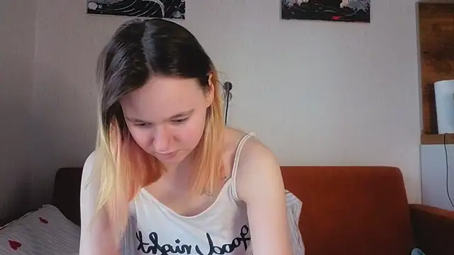 Snapshot of Ericha_Stone chatting on 07-11-26, 01:52 Ericha Stone online show from 07-11-26, 01:52