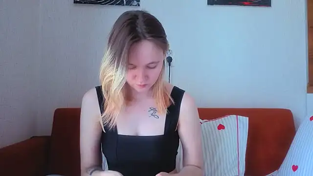 Snapshot of Ericha_Stone chatting on 07-15-26, 07:35 Ericha Stone online show from 07-15-26, 07:35