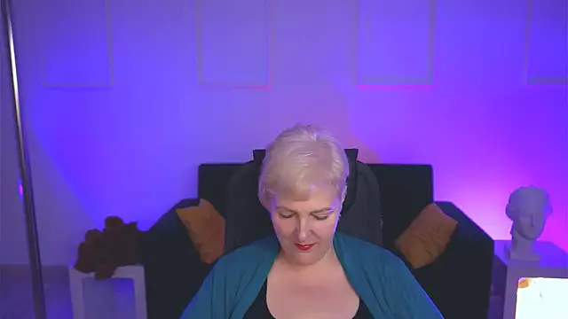 MaryMogan online show from 09-12-25, 06:13