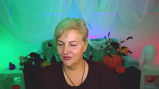 MaryMogan online show from 10-26-25, 12:22