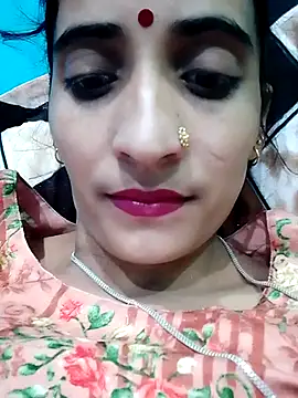 Snapshot of Pahadi_couple chatting on 10-05-25, 03:49 Pahadi couple online show from 10-05-25, 03:49