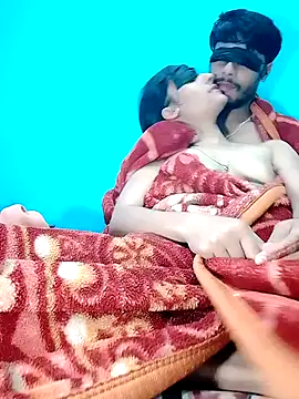 Snapshot of Pahadi_couple chatting on 10-18-25, 05:25 Pahadi couple online show from 10-18-25, 05:25