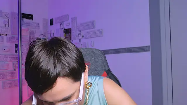 Snapshot of LauraDavidsons chatting on 09-13-25, 09:53 LauraDavidsons online show from 09-13-25, 09:53