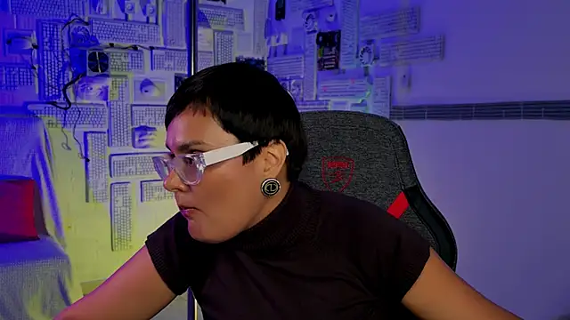 Snapshot of LauraDavidsons chatting on 10-01-25, 04:35 LauraDavidsons online show from 10-01-25, 04:35