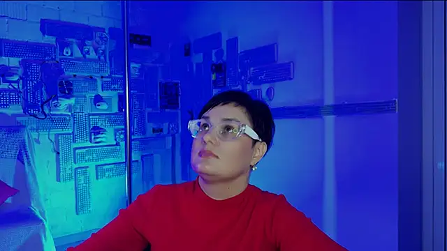 Snapshot of LauraDavidsons chatting on 10-10-25, 05:23 LauraDavidsons online show from 10-10-25, 05:23