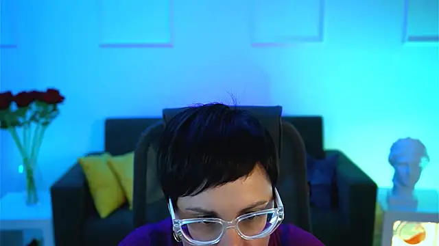 Snapshot of LauraDavidsons chatting on 10-12-25, 04:06 LauraDavidsons online show from 10-12-25, 04:06