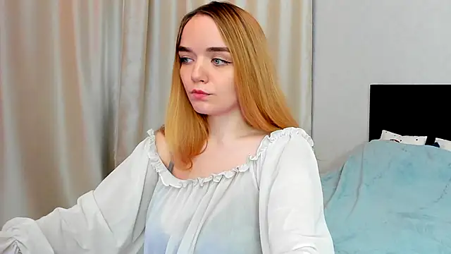 Snapshot of JanetShy chatting on 09-24-25, 12:19 JanetShy online show from 09-24-25, 12:19