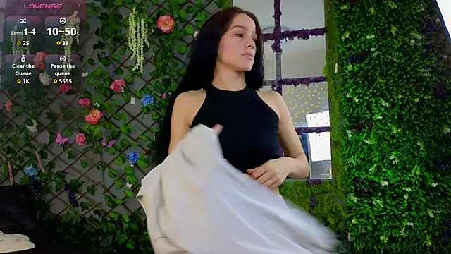 Snapshot of baby_nyco chatting on 10-13-25, 05:02 baby nyco online show from 10-13-25, 05:02