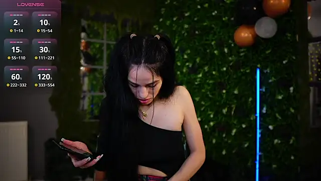 Snapshot of baby_nyco chatting on 11-28-25, 06:10 baby nyco online show from 11-28-25, 06:10