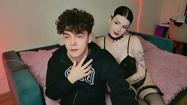 Alice18James online show from 11-09-25, 04:49