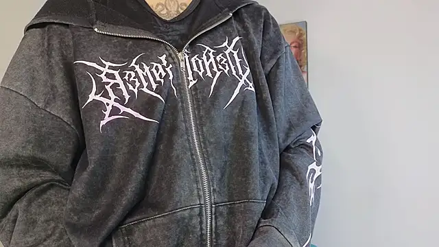 Lucy n pink online show from 11-26-25, 01:56