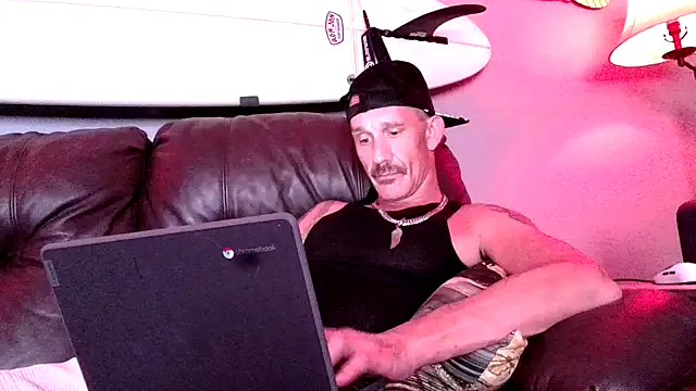 Snapshot of MistedNome chatting on 09-15-25, 01:38 MistedNome online show from 09-15-25, 01:38