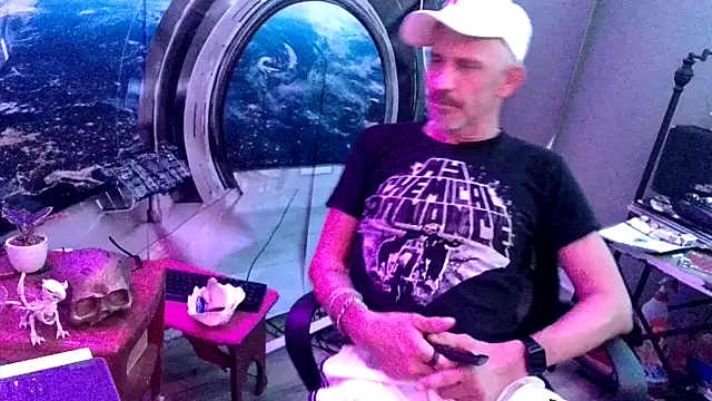 Snapshot of MistedNome chatting on 09-26-25, 11:03 MistedNome online show from 09-26-25, 11:03