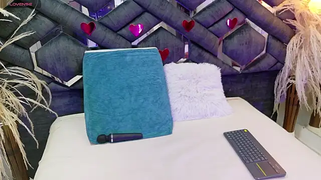 Madison 03 online show from 09-25-25, 05:44