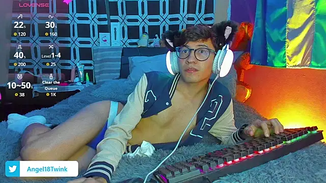 Snapshot of Lunarie_ chatting on 10-02-25, 01:01 Lunarie online show from 10-02-25, 01:01