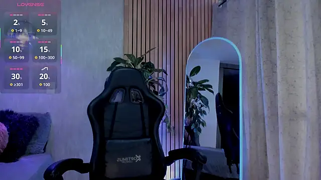 Snapshot of emma______ chatting on 10-08-25, 08:50 emma online show from 10-08-25, 08:50