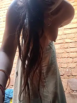 Snapshot of Hita_Grewal chatting on 05-16-26, 11:09 Hita Grewal online show from 05-16-26, 11:09