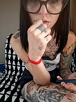 Snapshot of Gemmaviola chatting on 09-16-25, 10:38 Gemmaviola online show from 09-16-25, 10:38