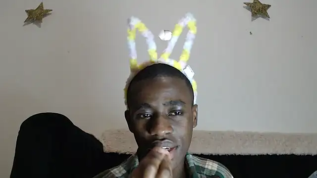 Snapshot of Vince_Favent chatting on 10-28-25, 09:06 Vince Favent online show from 10-28-25, 09:06