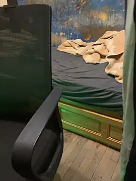 Snapshot of fronkie9384 chatting on 03-01-26, 04:20 fronkie9384 online show from 03-01-26, 04:20