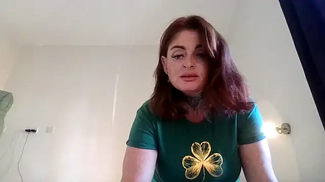 Snapshot of IrishmilfAnna chatting on 09-10-25, 04:18 IrishmilfAnna online show from 09-10-25, 04:18