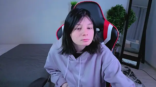 EllinEverly online show from 04-15-26, 09:15