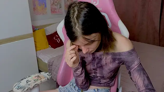 EllinEverly online show from 06-22-26, 09:01