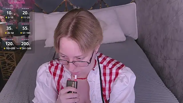 AlexandraGreen online show from 06-14-26, 04:31