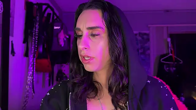 xoFrankie online show from 10-22-25, 01:50